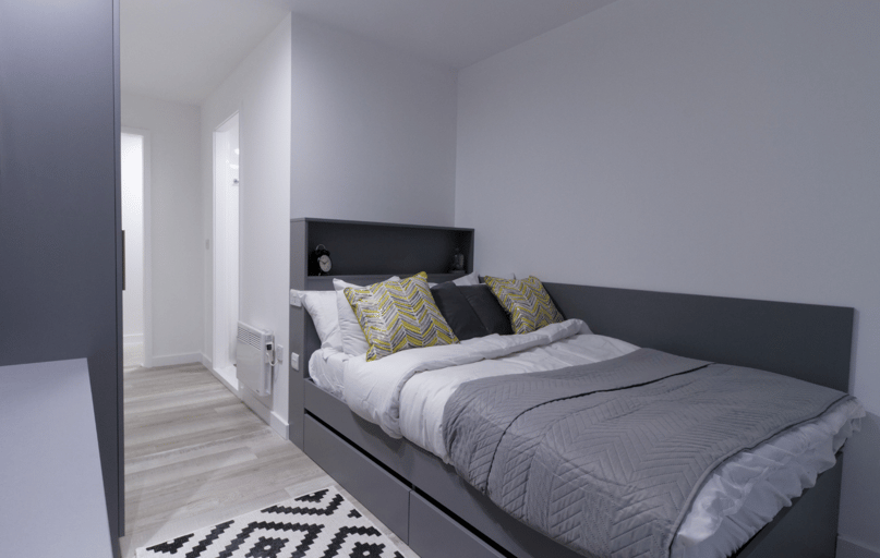 Classic En Suite, Oldway Centre, 39 High Street, City Centre, Swansea - Image 1